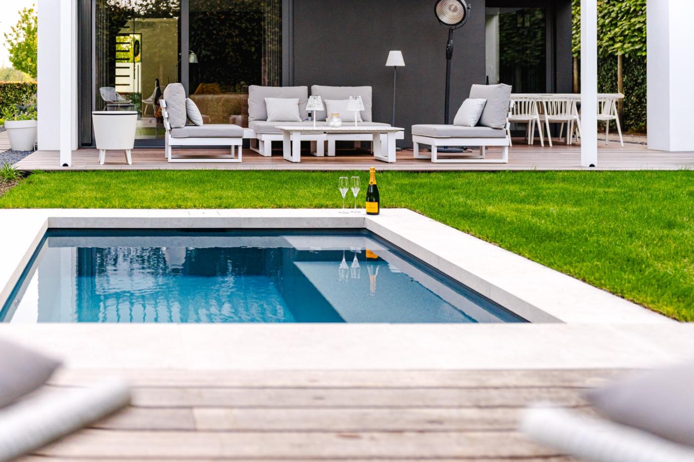 luxe plungepool in tuin