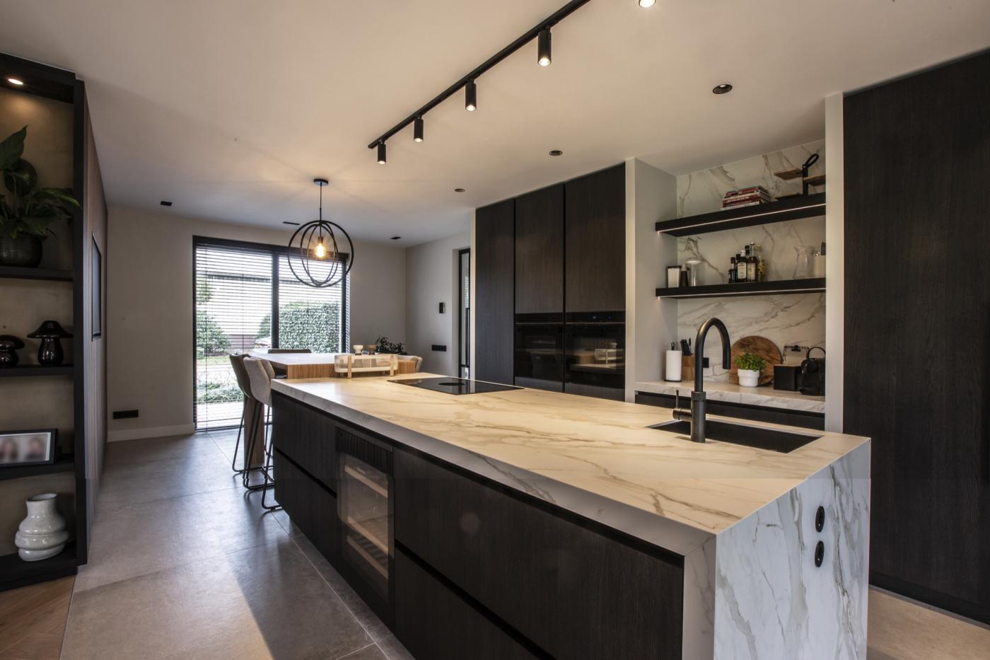 keuken met luxe dekton keukenblad