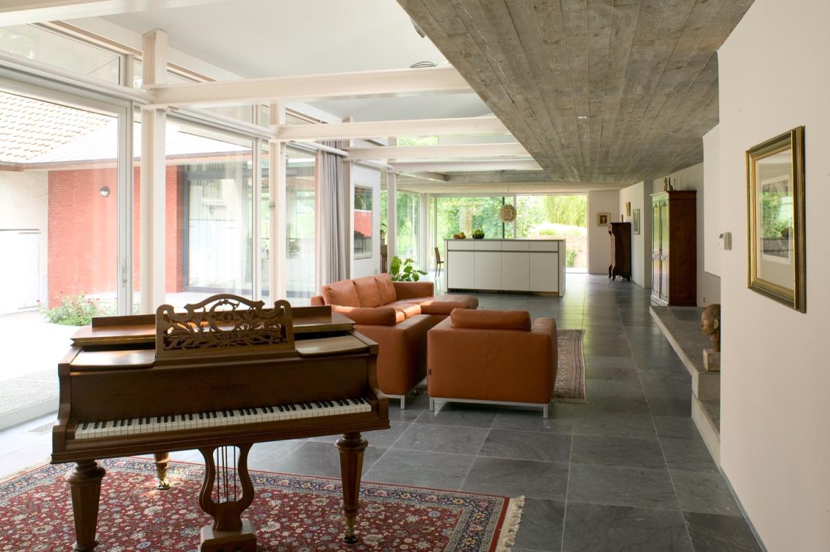 woonkamer met piano