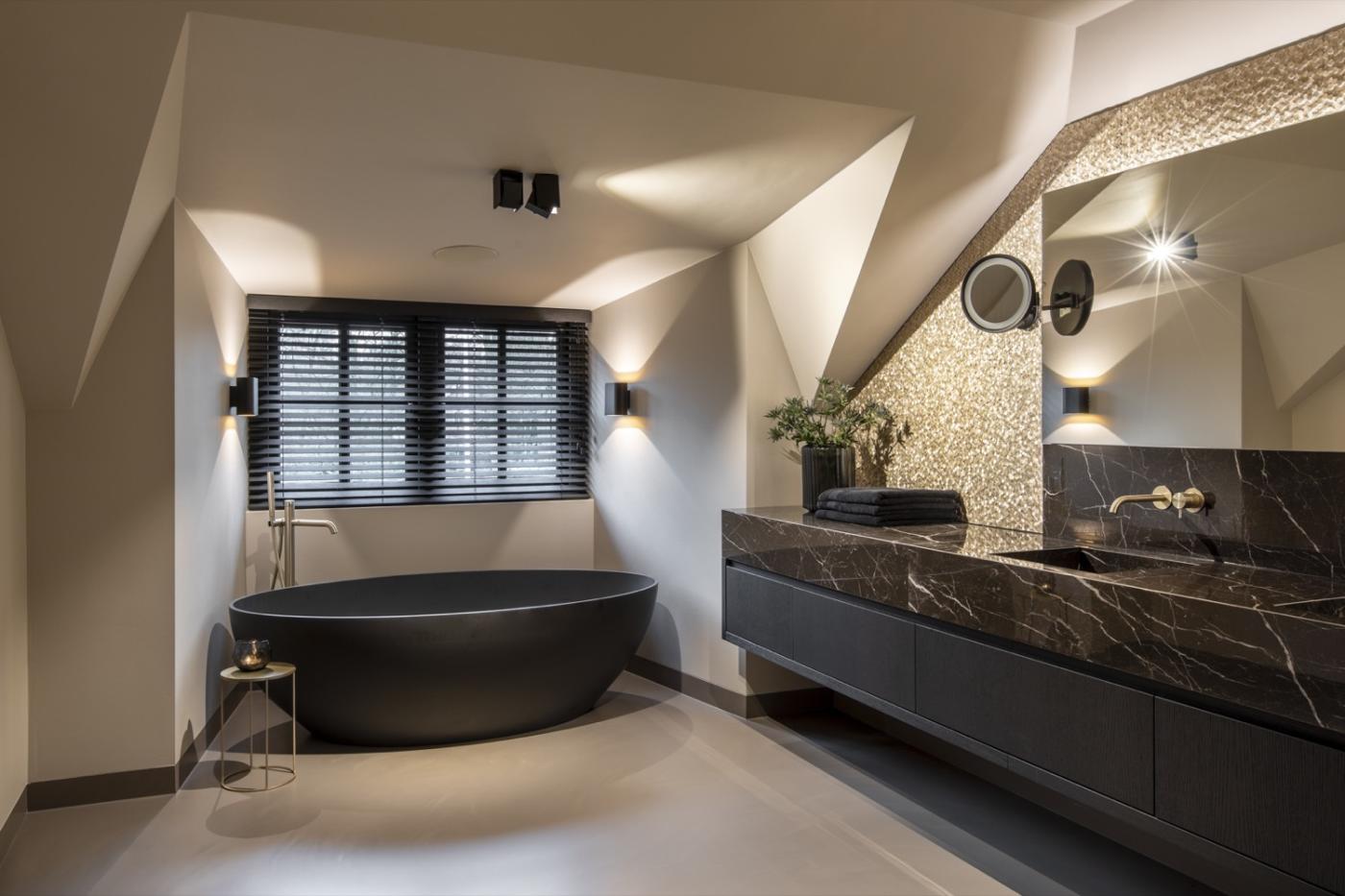 luxe badkamer met gietvloer