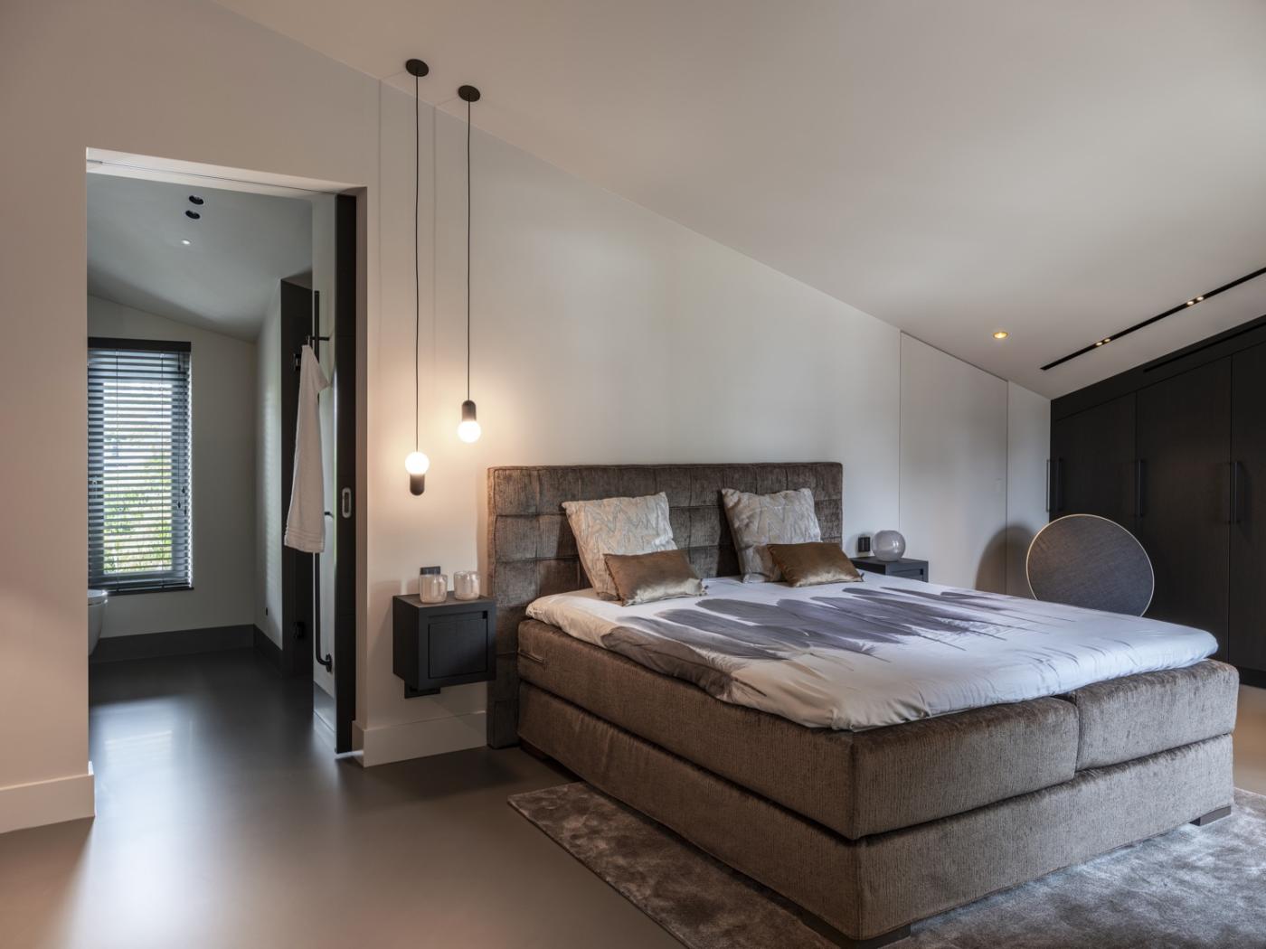 luxe slaapkamer met gietvloer