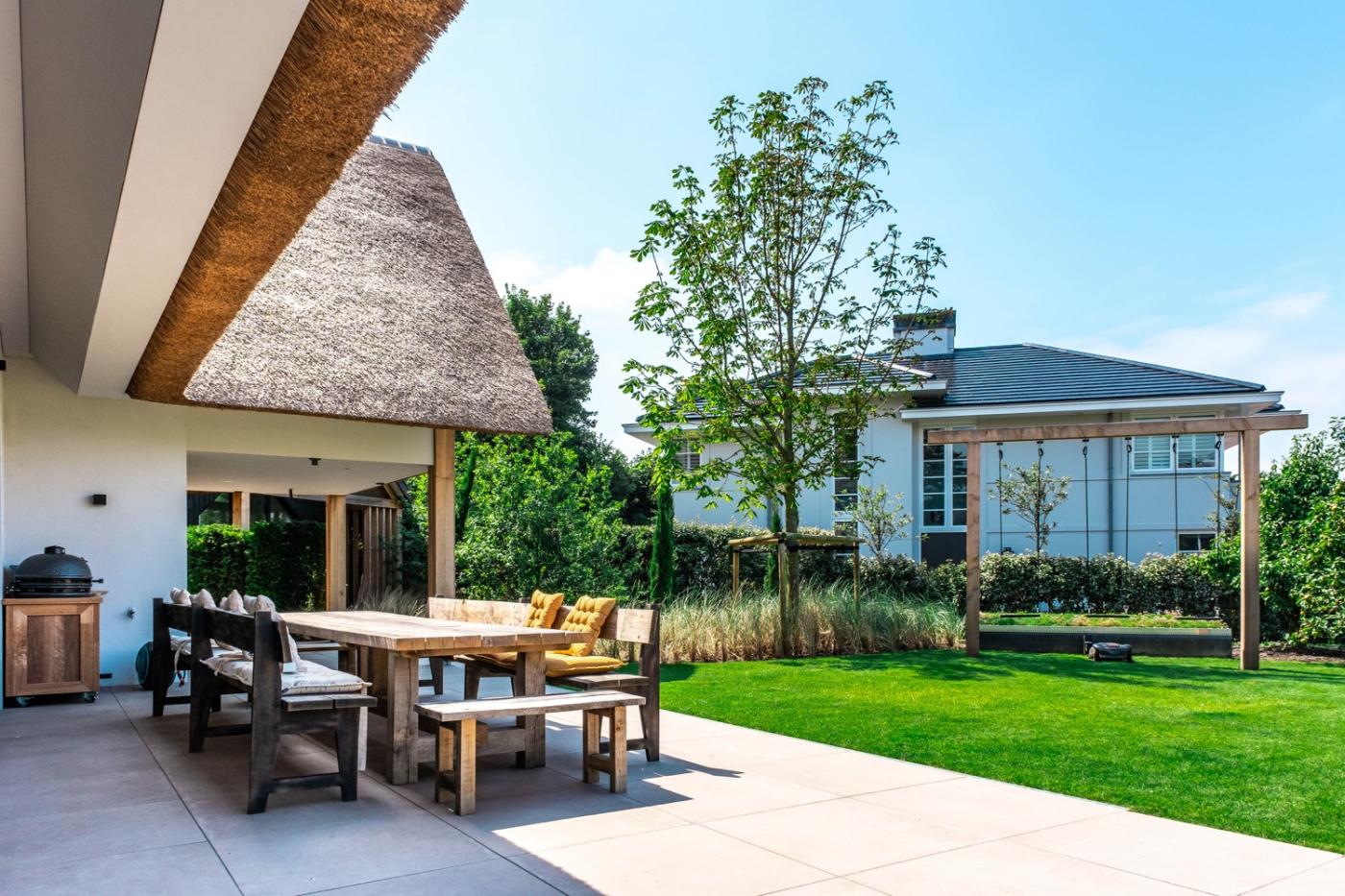 luxe terras bij villa