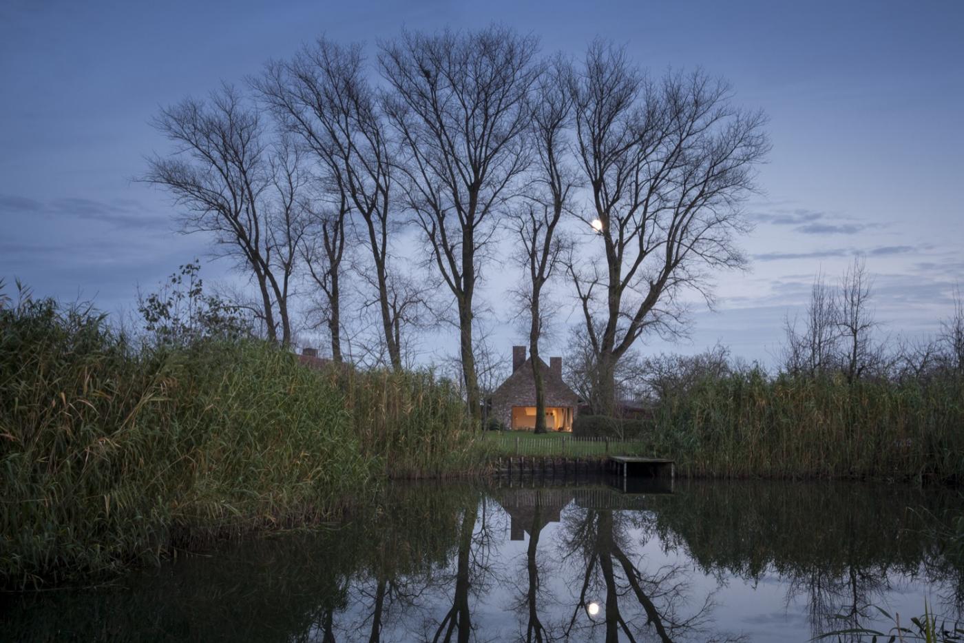 villa aan het water