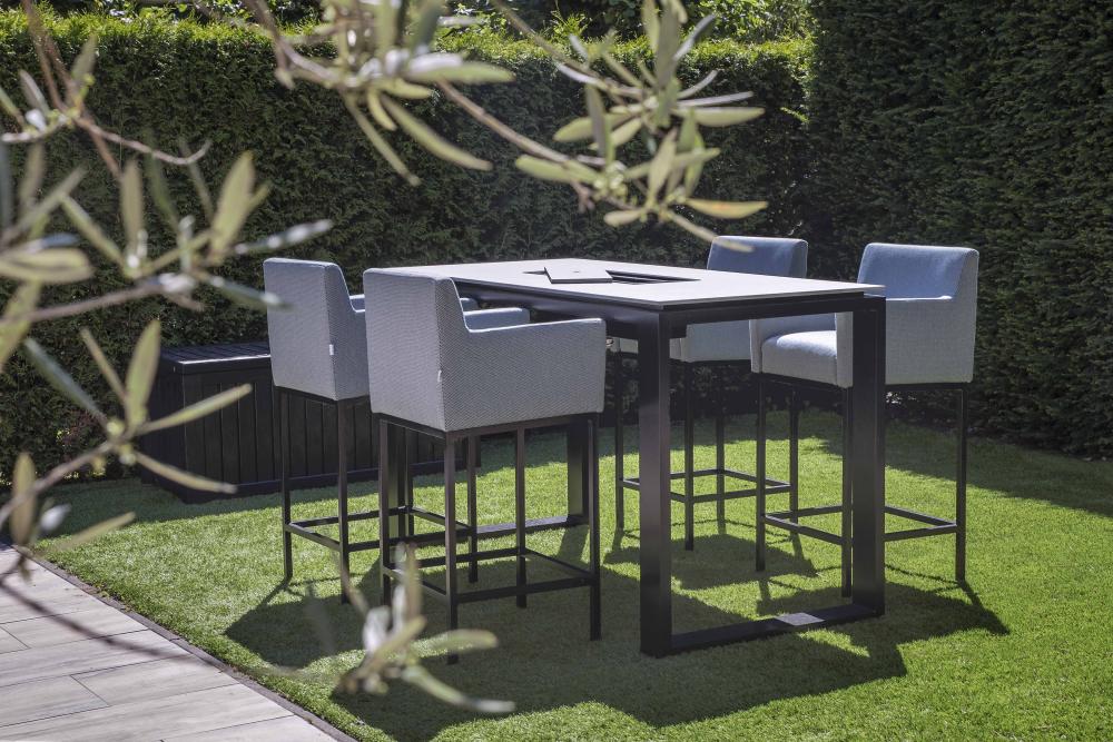 Gezellige lounge en relax tuin in Zuid Nederland