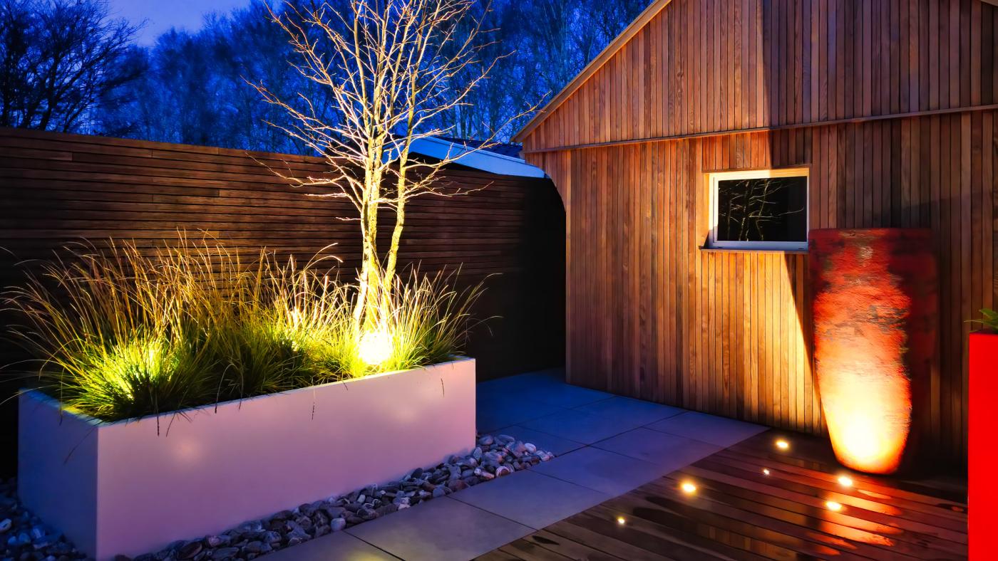 Luxe tuin met verlichting