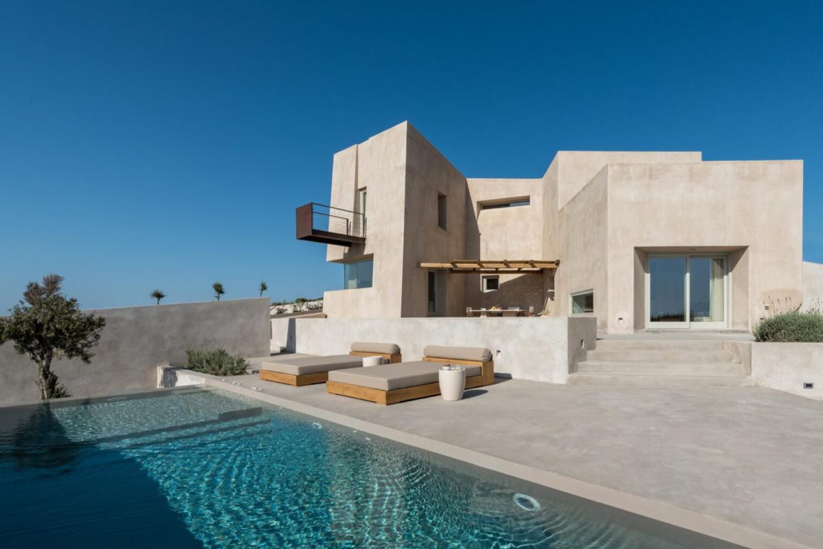Luxe villa met beton ciré wandafwerking