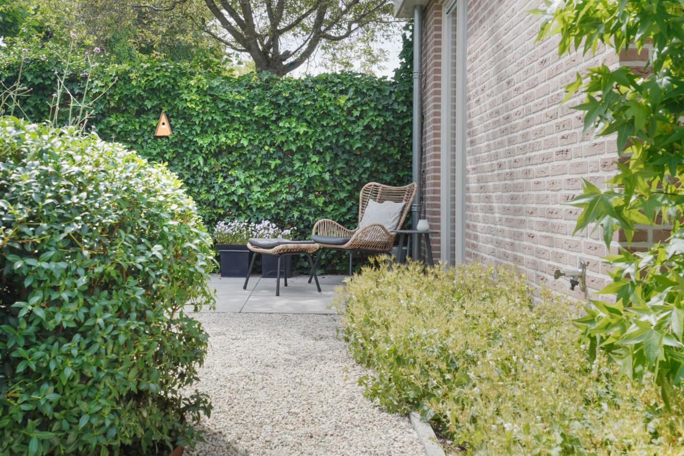 luxe tuin met beplanting