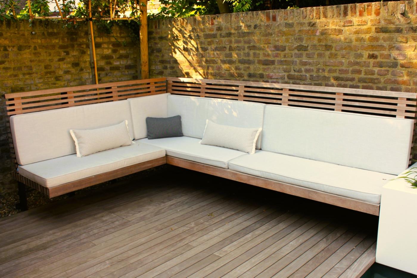 luxe loungebank op terras