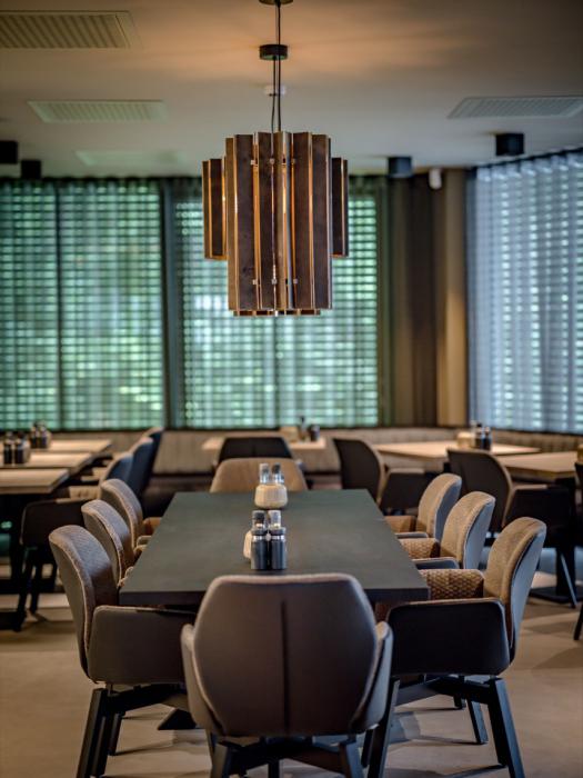 luxe verlichting boven tafel