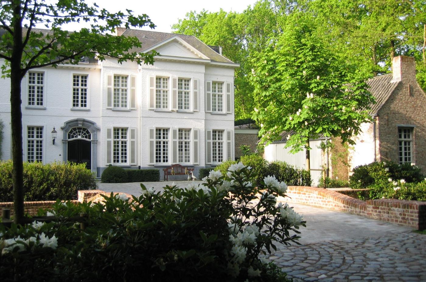 luxe tuin bij villa