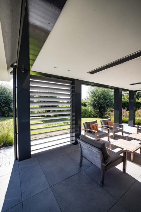 overdekt terras met shutters