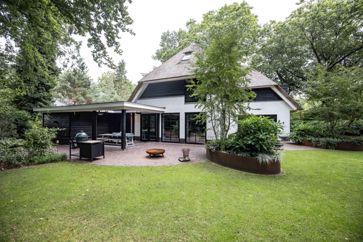 villa met overkapping