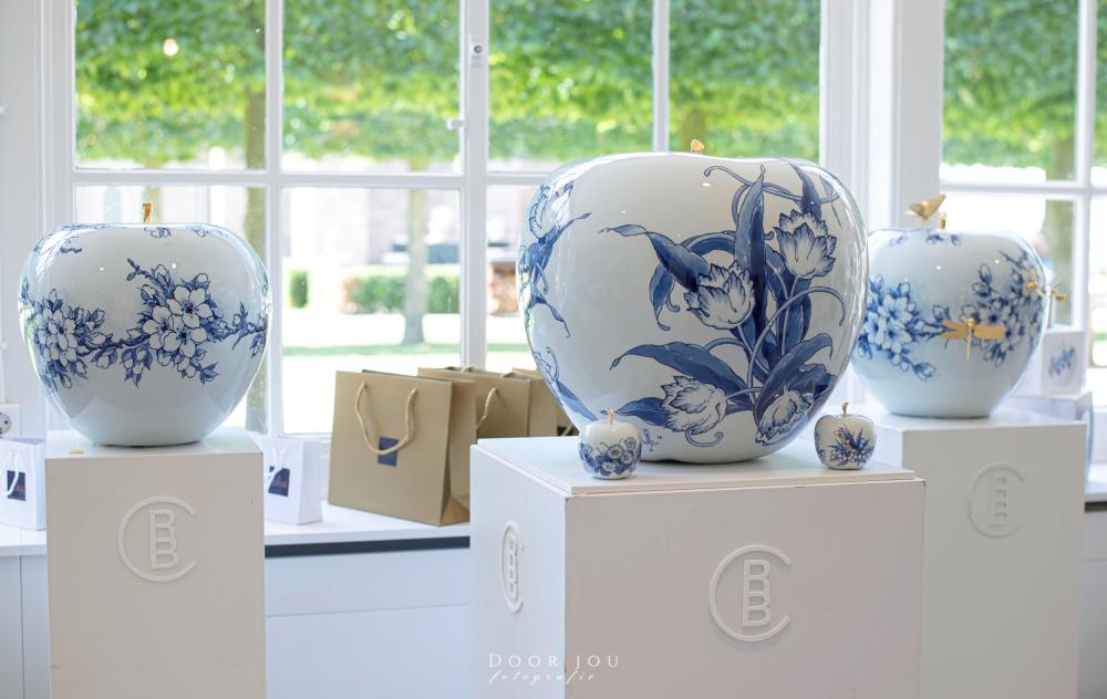 Luxe handgeschilderde Delfts Blauwe appels van Royal Blue Collection in Nidum Grave