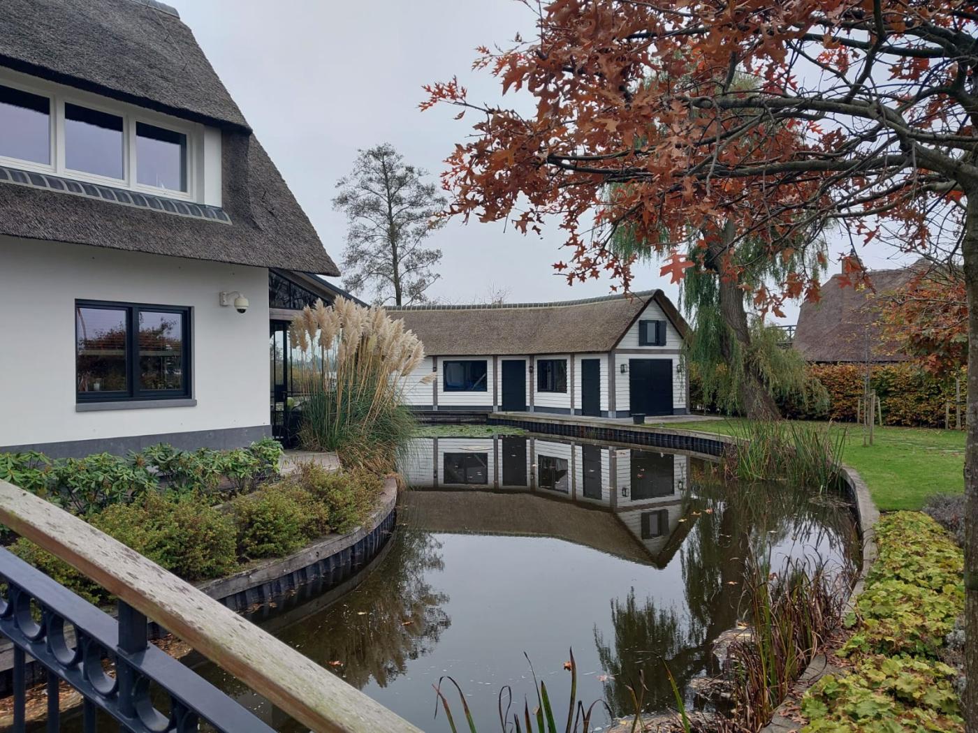 luxe boothuis bij villa