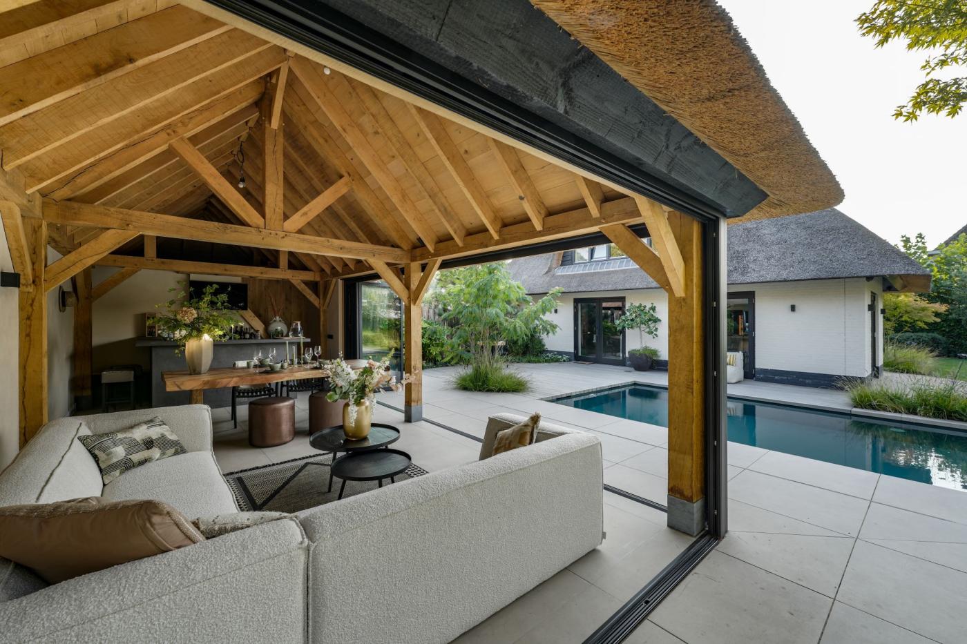 Poolhouse met vouwwanden