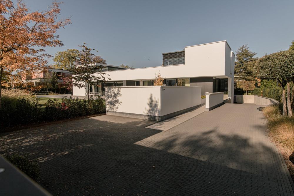 De villa, waar tijdloze luxe harmonieert met ultieme rust