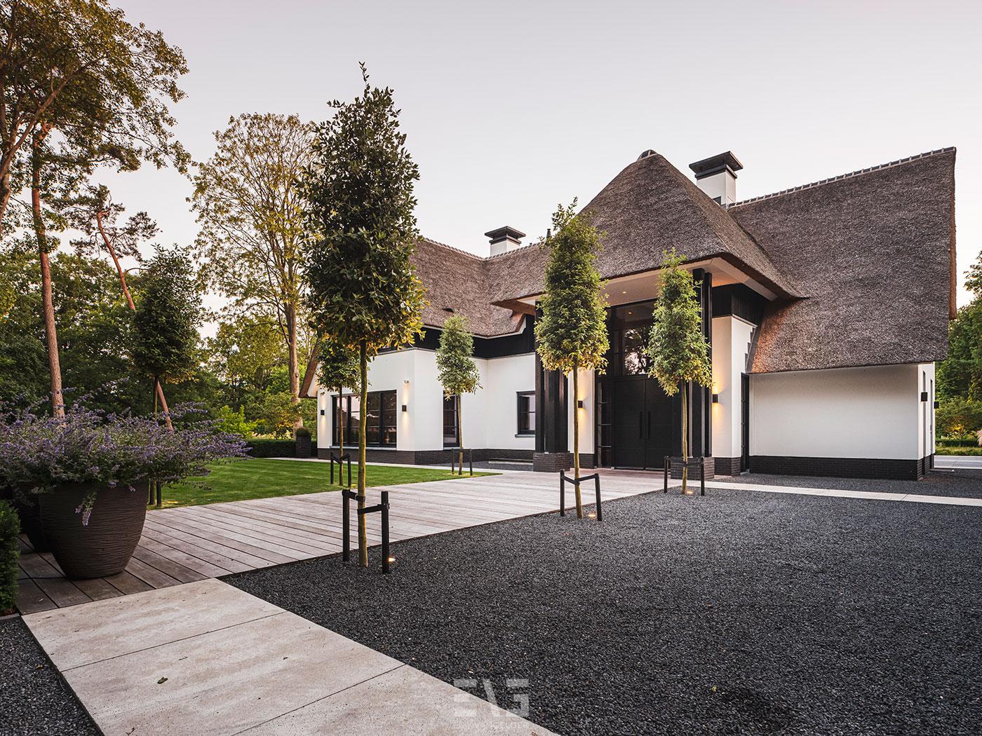 luxe villa met design tuin