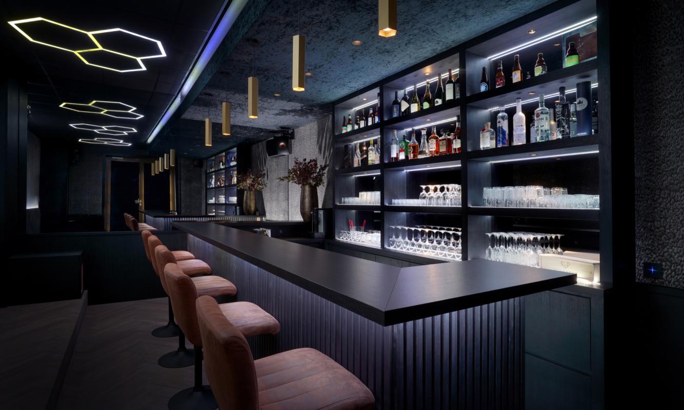 luxe bar design