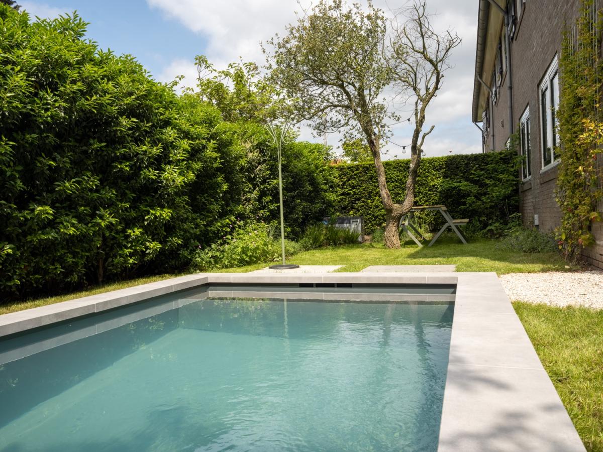 luxe plunge pool in tuin