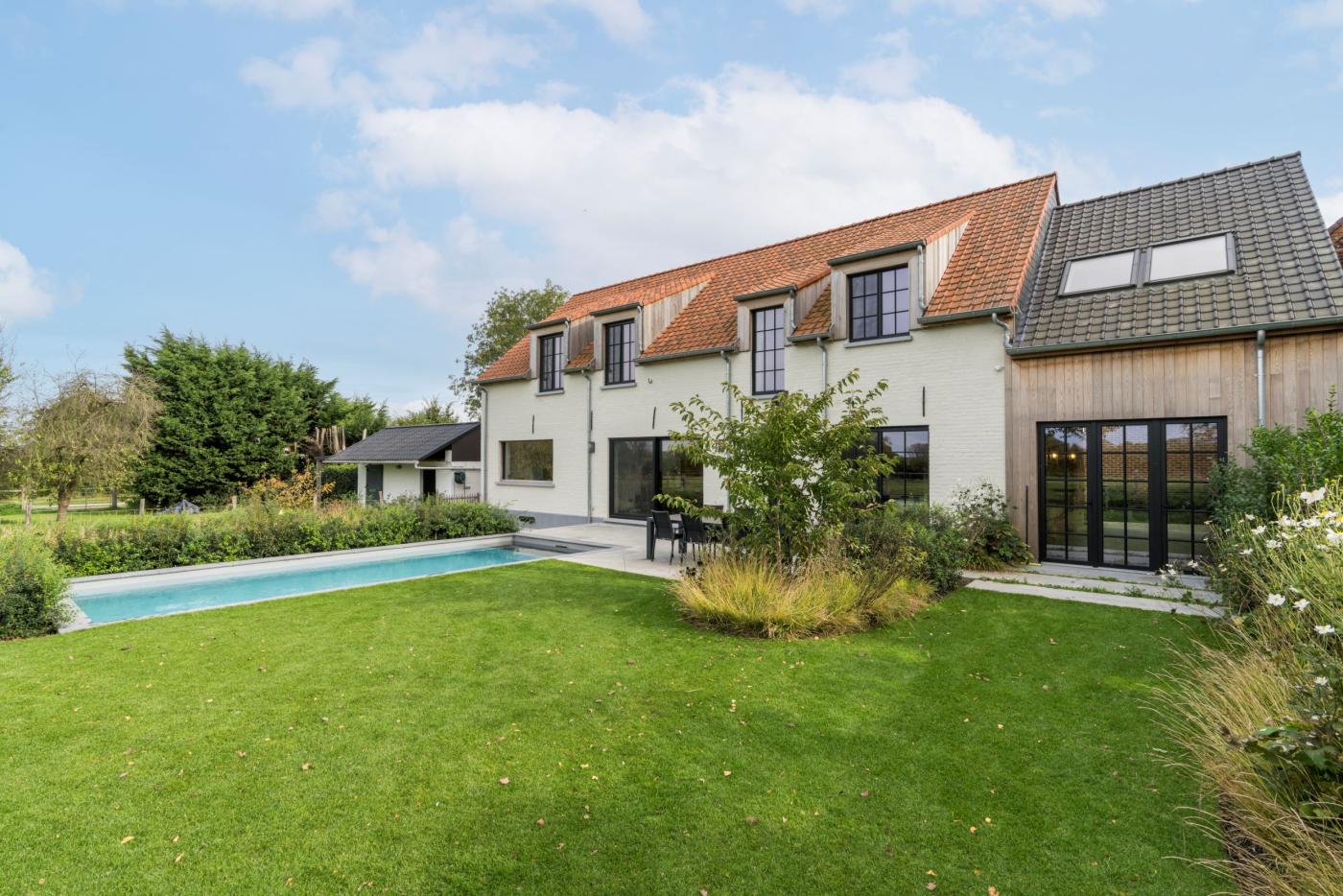 villa met luxe tuin