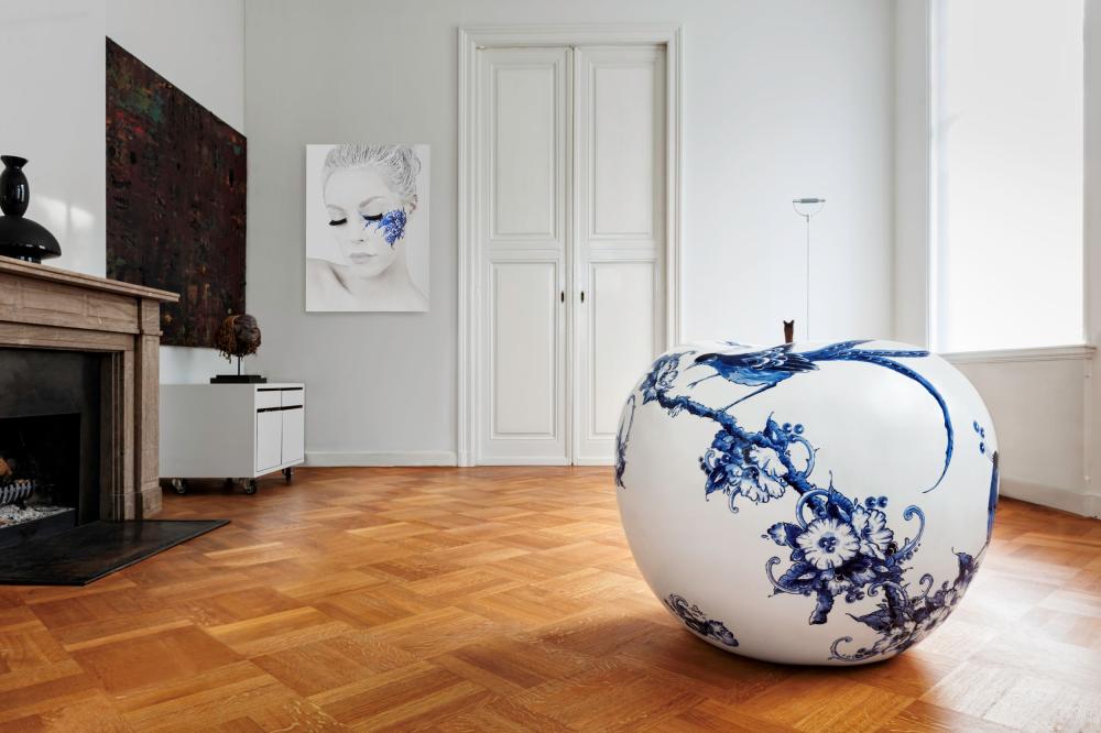 's Werelds grootste handgeschilderde Delfts Blauwe appel van Royal Blue Collection