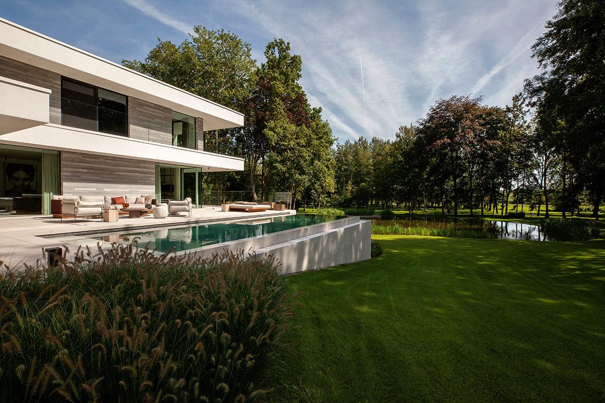 Luxe villa met zwembad