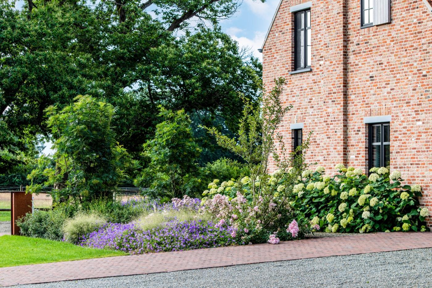 landelijke villa met tuin